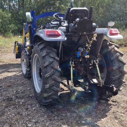 Фронтальный погрузчик на Скаут ТЕ-504 (челюстной ковш)