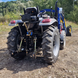 Фронтальный погрузчик на Скаут ТЕ-504 (челюстной ковш)