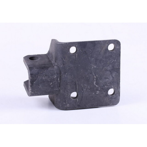 Кронштейн тяги ограничительной правый (навесного мех-ма) Foton 240