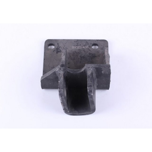 Кронштейн тяги ограничительной правый (навесного мех-ма) Foton 240