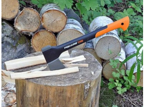 Топор для кемпинга Fiskars X7