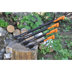 Сокира Fiskars X17