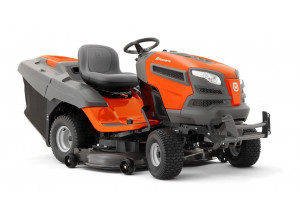 Садовый мини-трактор Husqvarna CTH 184 T для ухода за футбольным полем