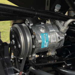 Трактор СКАУТ TB-904С с кондиционером БУ – 2024 год – 171 моточасов