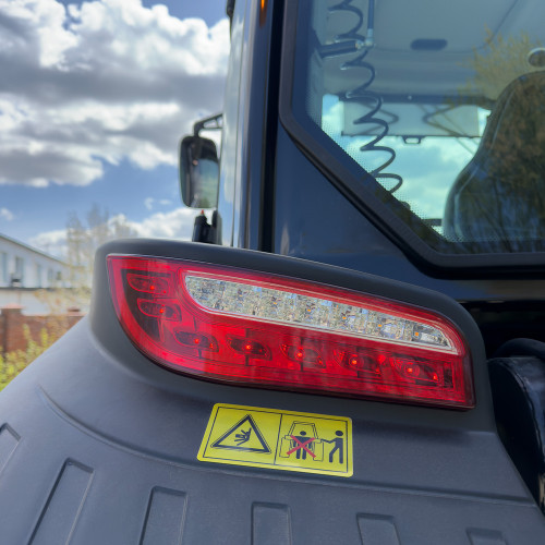 Трактор Fotrak LGF 904 з кондиціонером