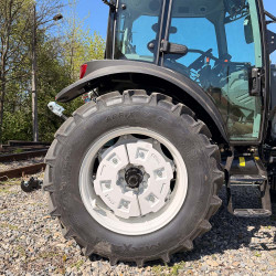 Трактор Fotrak LGF 904 з кондиціонером