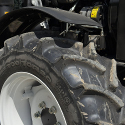 Трактор Fotrak LGF 904 з кондиціонером