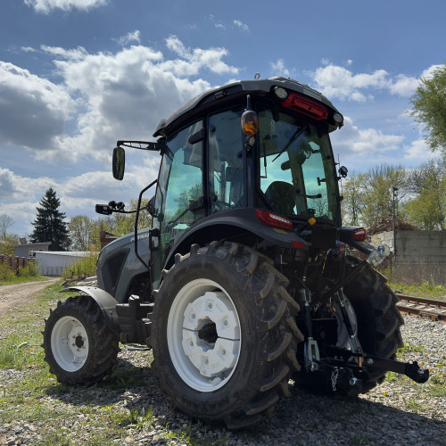 Трактор Fotrak LGF 904 з кондиціонером