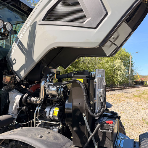 Трактор Fotrak LGF 904 з кондиціонером