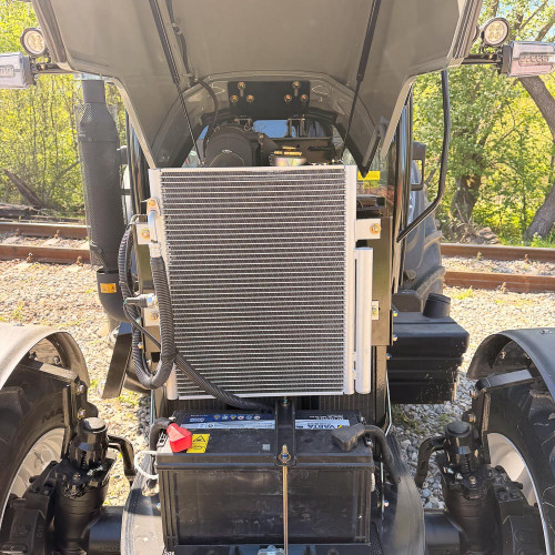 Трактор Fotrak LGF 904 з кондиціонером