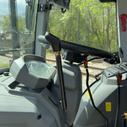 Трактор Fotrak LGF 904 з кондиціонером