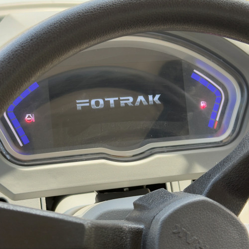 Трактор Fotrak LGF 904 з кондиціонером