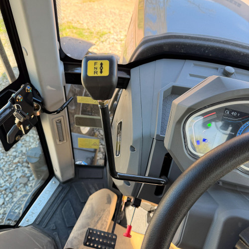 Трактор Fotrak LGF 904 з кондиціонером