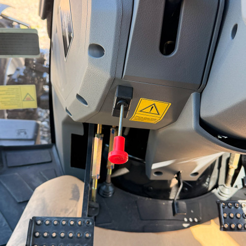 Трактор Fotrak LGF 904 з кондиціонером