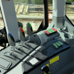 Трактор Fotrak LGF 904 з кондиціонером