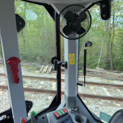 Трактор Fotrak LGF 904 з кондиціонером