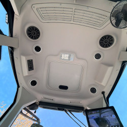 Трактор Fotrak LGF 904 з кондиціонером