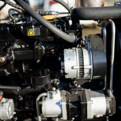 Мінітрактор Файтер Т-404СRD з кабіною