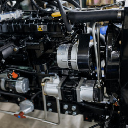 Мінітрактор Файтер Т-404СRD з кабіною