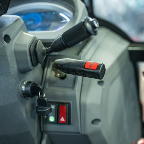 Мінітрактор СКАУТ ТЕ-504С RED з кондиціонером 