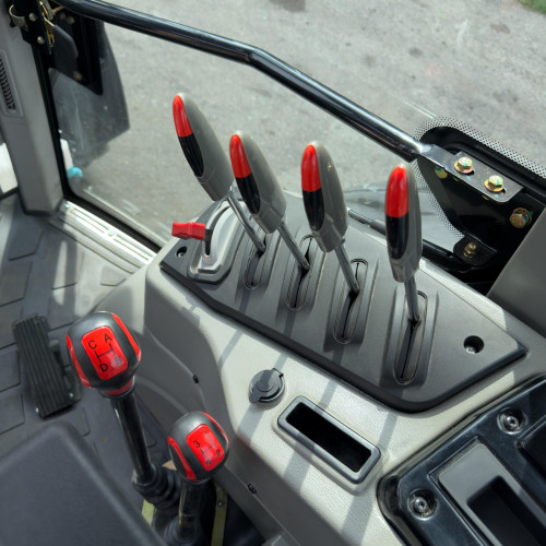 Трактор СКАУТ ТS-2404C с кондиционером