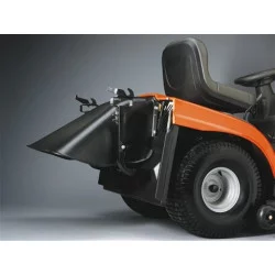 Садовий міні-трактор Husqvarna CTH 184 T для догляду за футбольним полем